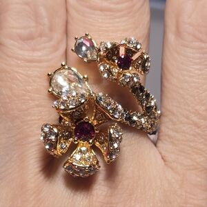 Elegant Gold and Silver Floral Ring